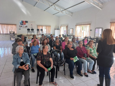 Foto 4: CRAS promove palestra sobre Educação Financeira em parceria com o PROCON