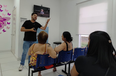 Foto 9: Saúde realiza ações alusivas a Campanha do outubro Rosa