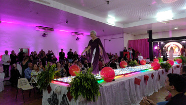 Foto 24: Candidata de Quatá vence Concurso Miss Terceira Idade Regional 2025