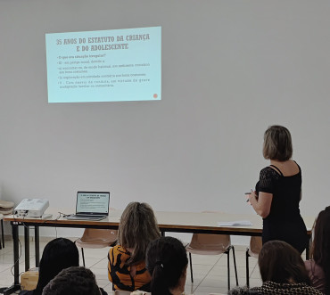 Foto 5: Funcionários participam de capacitação sobre o Estatuto da Criança e do Adolescente e violência sexual