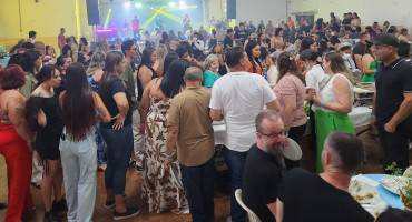 Foto 154: Funcionários Municipais de Quatá são homenageados com festa