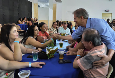 Foto 45: Funcionários Municipais de Quatá são homenageados com festa