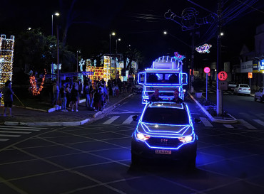 Foto 35: Natal de Luz da G10 Concreto leva carreata natalina às ruas de Quatá