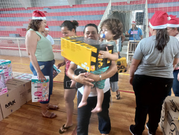 Foto 46: Especial de Natal: entrega de brinquedos