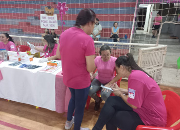 Foto 12: Aulão de Zumba e Ritmos: em especial ao Outubro Rosa!