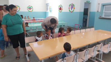 Foto 126: Volta às Aulas em Quatá: Alunos recebem Kit Escolar e Mimo especial