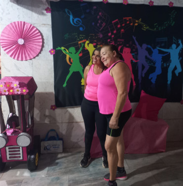 Foto 1: Aulão de Zumba e Ritmos: em especial ao Outubro Rosa!