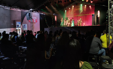 Foto 85: Quatá recebe Palco Móvel Emcena Brasil Edição Certame