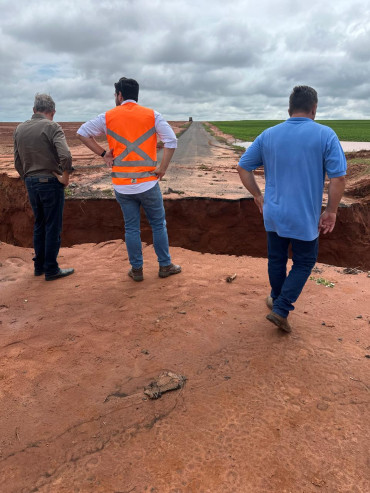 Foto 7: Fortes chuvas causam estragos na Zona Rural de Quatá