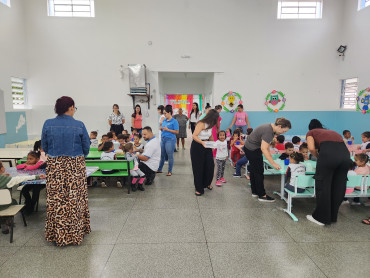 Foto 27: Volta às Aulas em Quatá: Alunos recebem Kit Escolar e Mimo especial
