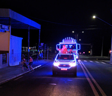 Foto 38: Natal de Luz da G10 Concreto leva carreata natalina às ruas de Quatá