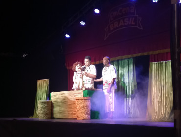 Foto 113: Quatá recebe Palco Móvel Emcena Brasil Edição Certame
