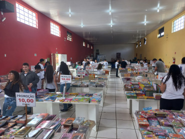 Foto 20: Prestigie a FEIRA DO LIVRO