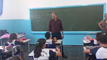 Foto 192: Volta às Aulas em Quatá: Alunos recebem Kit Escolar e Mimo especial