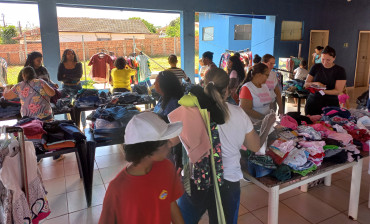 Foto 70: Fundo Social de Solidariedade e Secretaria de Promoção Social realizam Varal Solidário especial de Natal