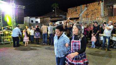 Foto 22: Julinão Caipira atrai centenas de pessoas