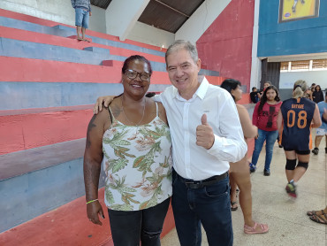 Foto 102: Festa do Trabalhador reúne centenas de pessoas