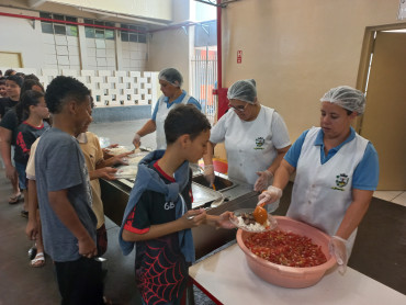 Foto 117: Churrasco marca as comemorações alusivas ao Dia das Crianças