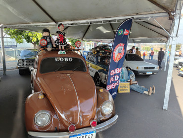 Foto 10: 3º Encontro de Carros Antigos e Motociclistas reúne centenas de expositores em Quatá