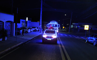 Foto 34: Natal de Luz da G10 Concreto leva carreata natalina às ruas de Quatá