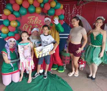Foto 70: Especial de Natal: entrega de brinquedos
