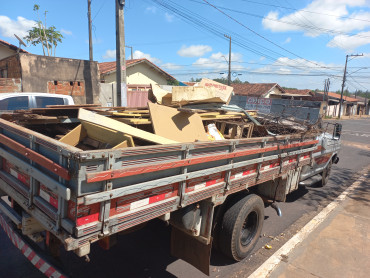 Foto 4: Prefeitura de Quatá realiza mais um arrastão contra a Dengue e Escorpião