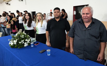 Foto 151: Alunos dos 5º anos de Escolas Municipais recebem certificado do Proerd