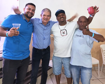 Foto 180: Funcionários Municipais de Quatá são homenageados com festa