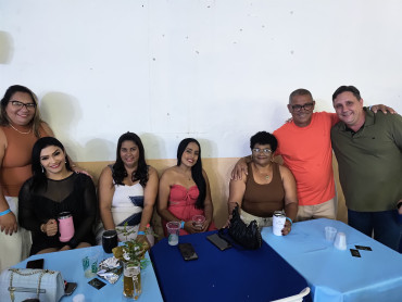 Foto 133: Funcionários Municipais de Quatá são homenageados com festa