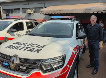 Foto 2: Quatá recebe nova viatura 0km da Polícia Militar