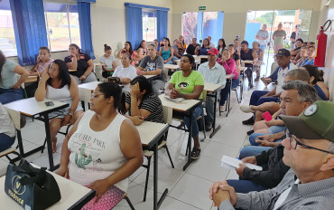 Foto 6: Assinatura do Termo de prorrogação da Frente de Trabalho Municipal