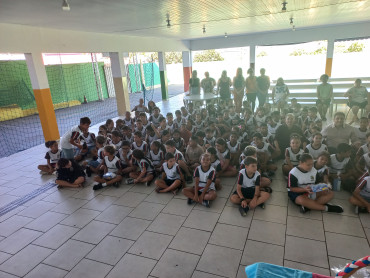 Foto 164: Volta às Aulas em Quatá: Alunos recebem Kit Escolar e Mimo especial