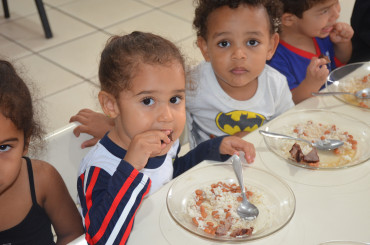 Foto 192: Churrasco marca as comemorações alusivas ao Dia das Crianças