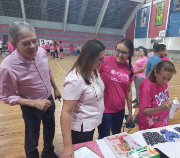 Foto 8: Aulão de Zumba e Ritmos: em especial ao Outubro Rosa!