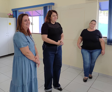 Foto 6: Entrega de enxoval para gestantes e encerramento do ciclo de 2025