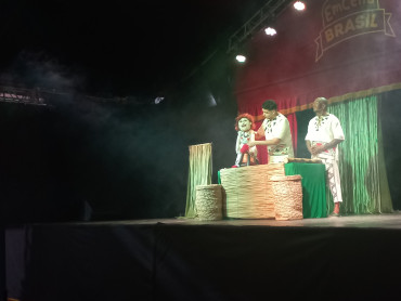 Foto 102: Quatá recebe Palco Móvel Emcena Brasil Edição Certame