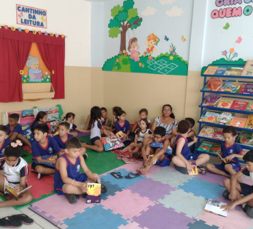 Foto 2: Escritor Vicentônio Silva visita Escolas de Quatá