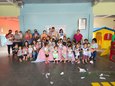 Foto 123: Volta às Aulas em Quatá: Alunos recebem Kit Escolar e Mimo especial