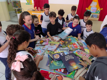 Notícia Entrega de Livros de Literatura