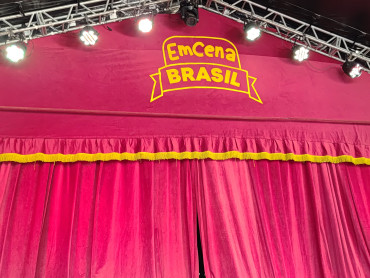 Foto 137: Quatá recebe Palco Móvel Emcena Brasil Edição Certame