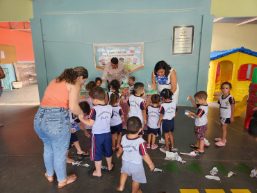 Foto 119: Volta às Aulas em Quatá: Alunos recebem Kit Escolar e Mimo especial