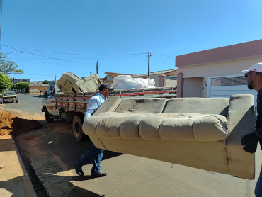 Foto 7: Prefeitura de Quatá realiza mais um arrastão contra a Dengue e Escorpião