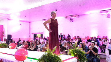 Foto 230: Candidata de Quatá vence Concurso Miss Terceira Idade Regional 2025