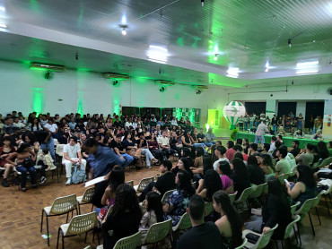 Foto 1: Moda e consciência ambiental é destaque em desfile da Etec