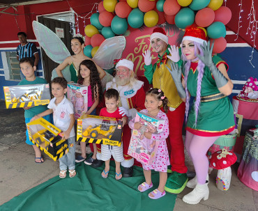 Foto 41: Especial de Natal: entrega de brinquedos