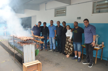 Foto 184: Churrasco marca as comemorações alusivas ao Dia das Crianças