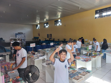 Foto 15: Prestigie a FEIRA DO LIVRO