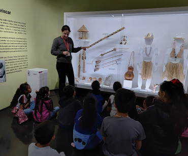 Foto 13: Alunos de Quatá visitam o Museu Índia Vanuíre em Tupã