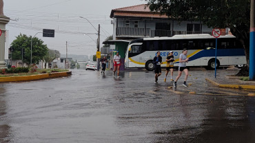 Foto 42: 5ª TVCom Running - Corrida de Pedestres em comemoração ao aniversário de Quatá