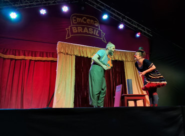 Foto 57: Quatá recebe Palco Móvel Emcena Brasil Edição Certame